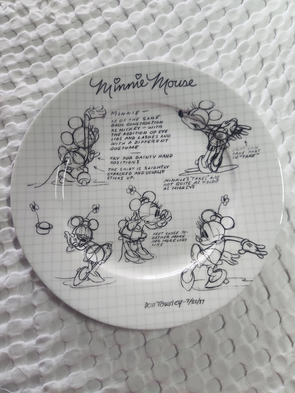 Disney Minnie Mouse Sketch Plate - White and Black